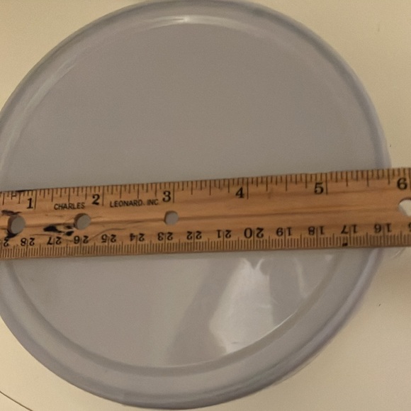 Charter Club Pair Of Enamelware Bowls With Plastic Tab Lids For Storage - Picture 9 of 12